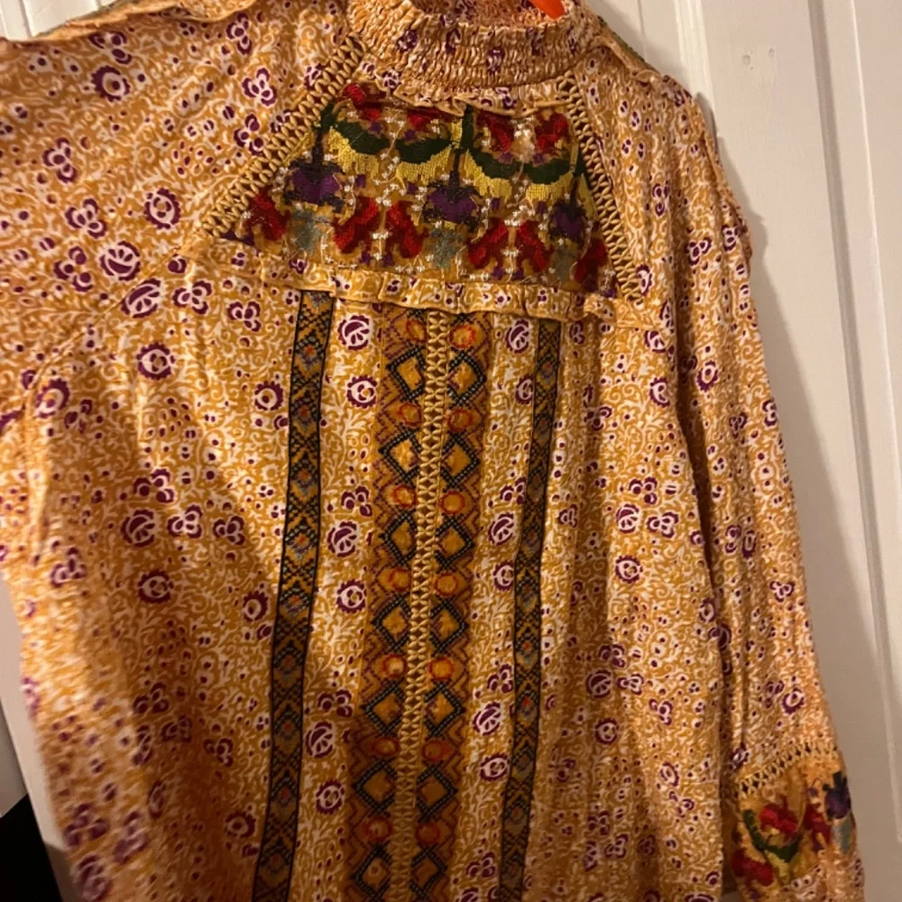 Yellow Blouse - Picture 2 of 7